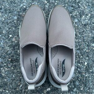 Skechers Arch Fit Banlin Slip-On 232043-TPE Taupe Fabric Mesh Sneakers